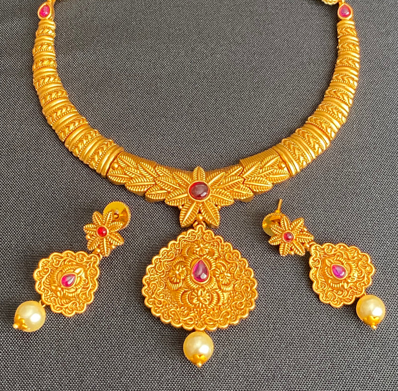 Imitation elegant necklace set for kids