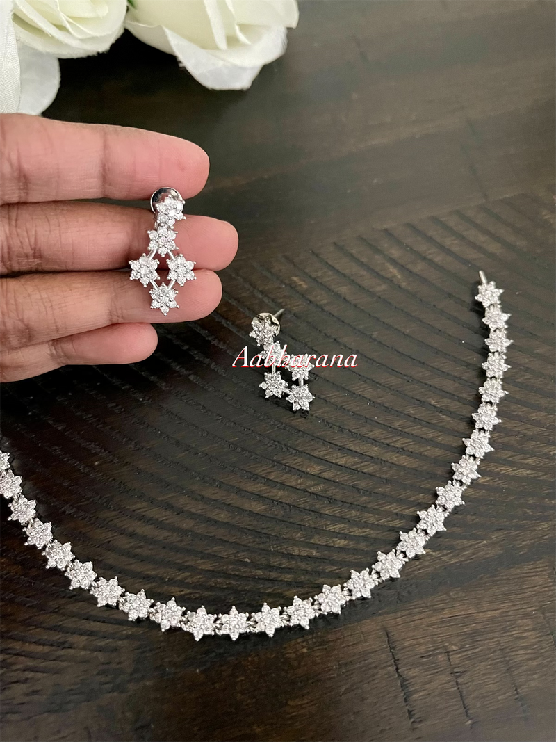AD elegant star necklace set