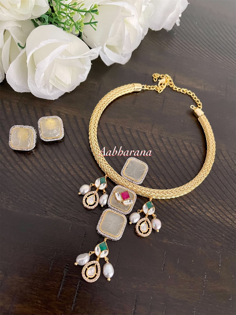 Designer kundan hasli necklace set