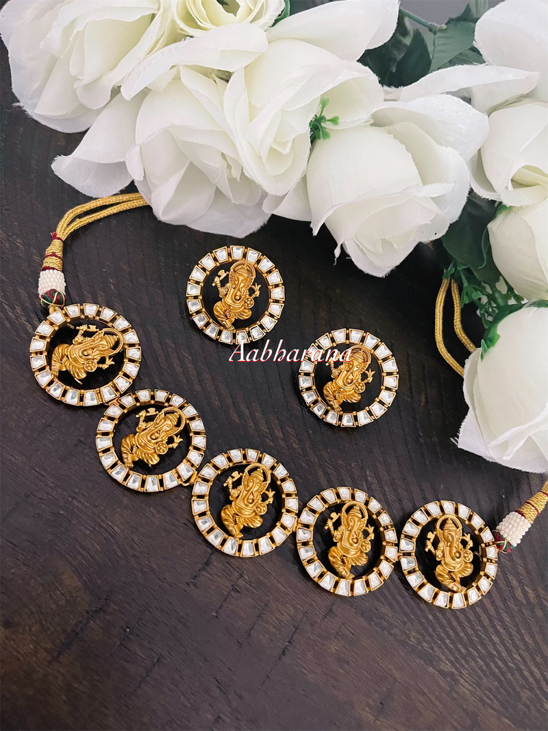 Kundan ganesha choker set