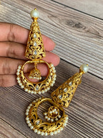 Fusion trendy earrings